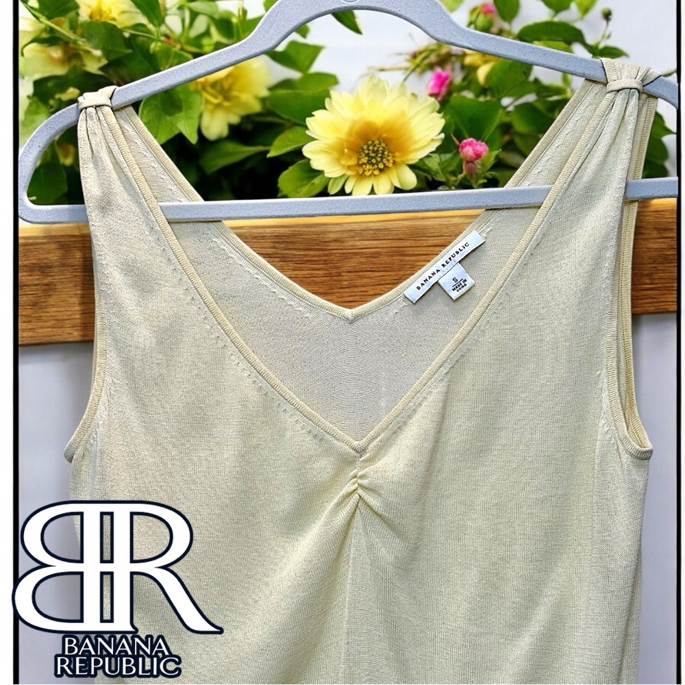 Silk Blend Knit Banana Republic Pale Yellow Sleeveless Sweater Vest Top - Picture 13 of 17